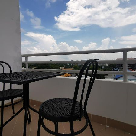 Daisy Residence Jomtien Beach Exterior foto