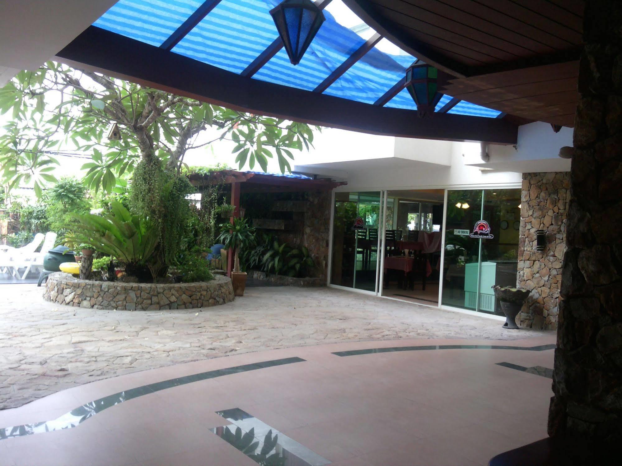 Daisy Residence Jomtien Beach Exterior foto
