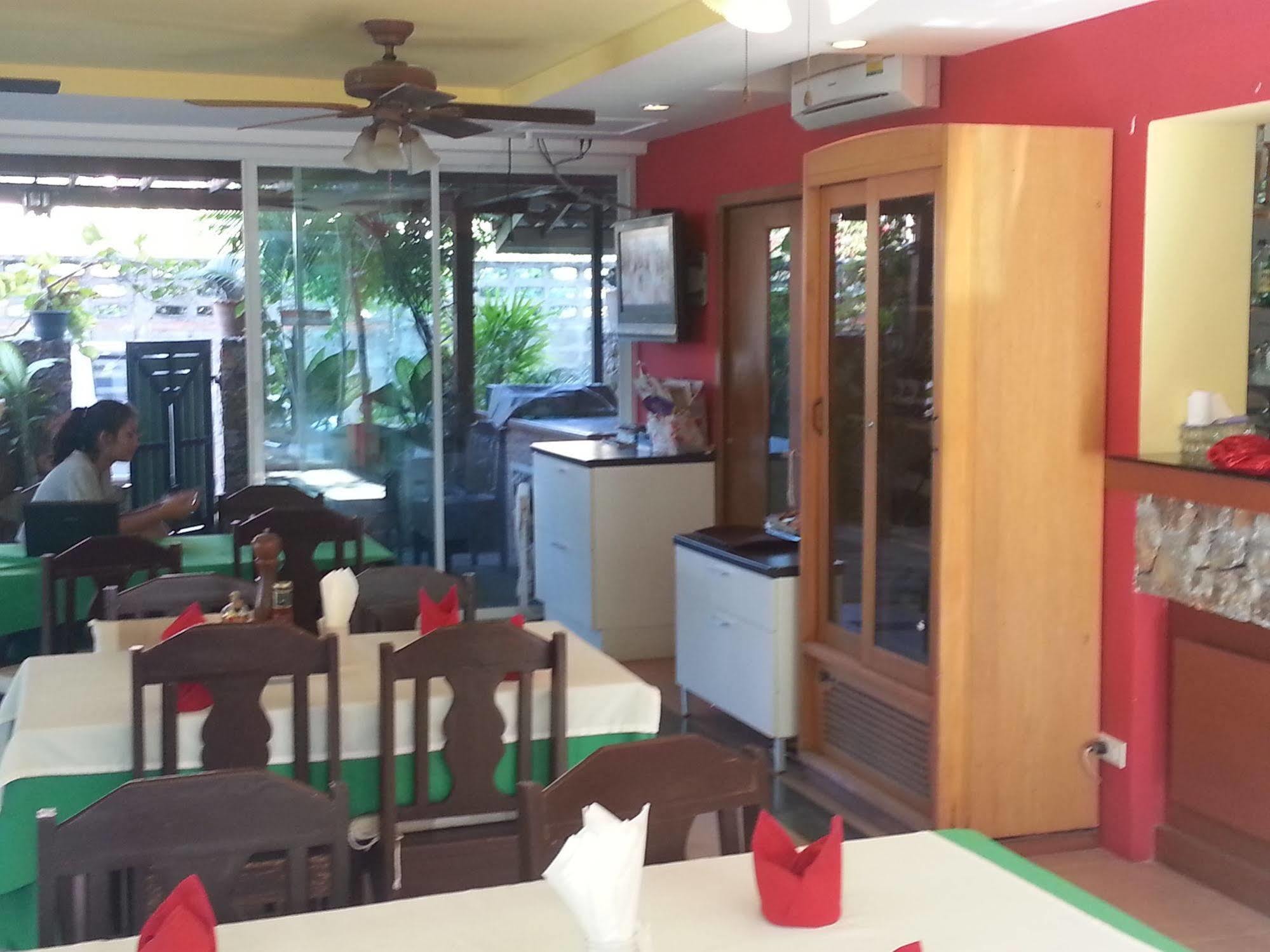 Daisy Residence Jomtien Beach Exterior foto
